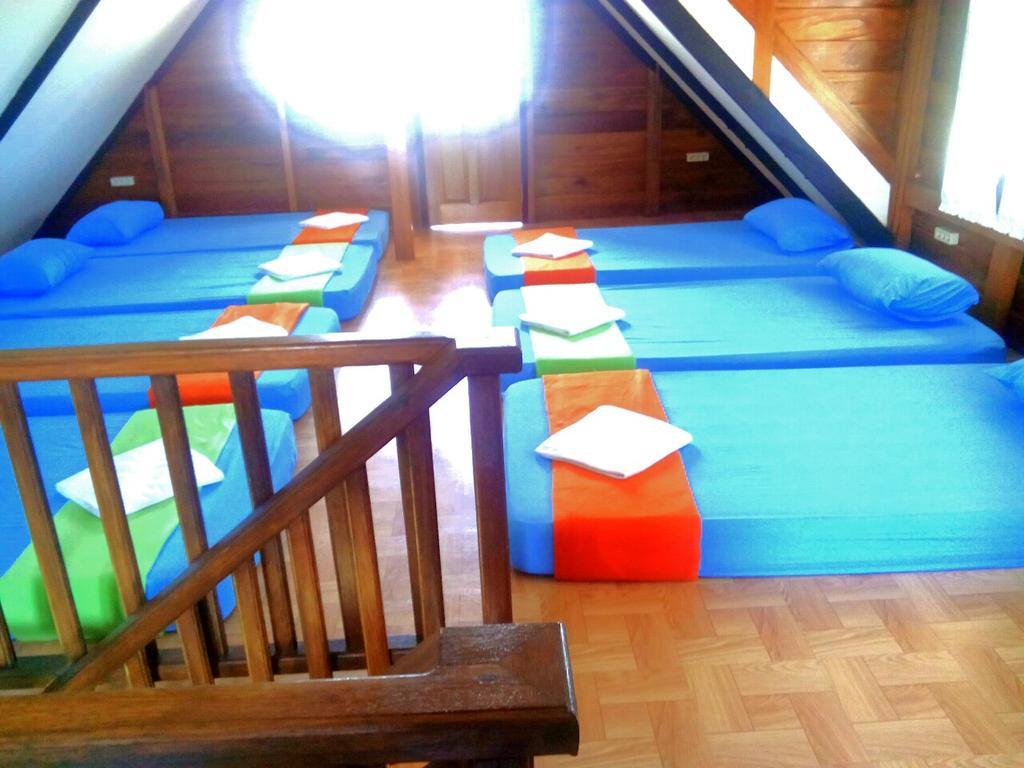 Pelangi Lake Resort Tanjung Pandan Bagian luar foto